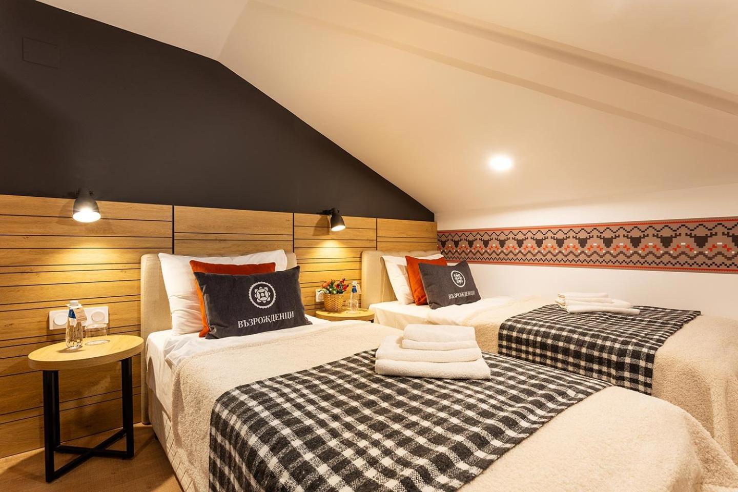 Complex Vazrozhdentsi Hotell Trjavna Exteriör bild