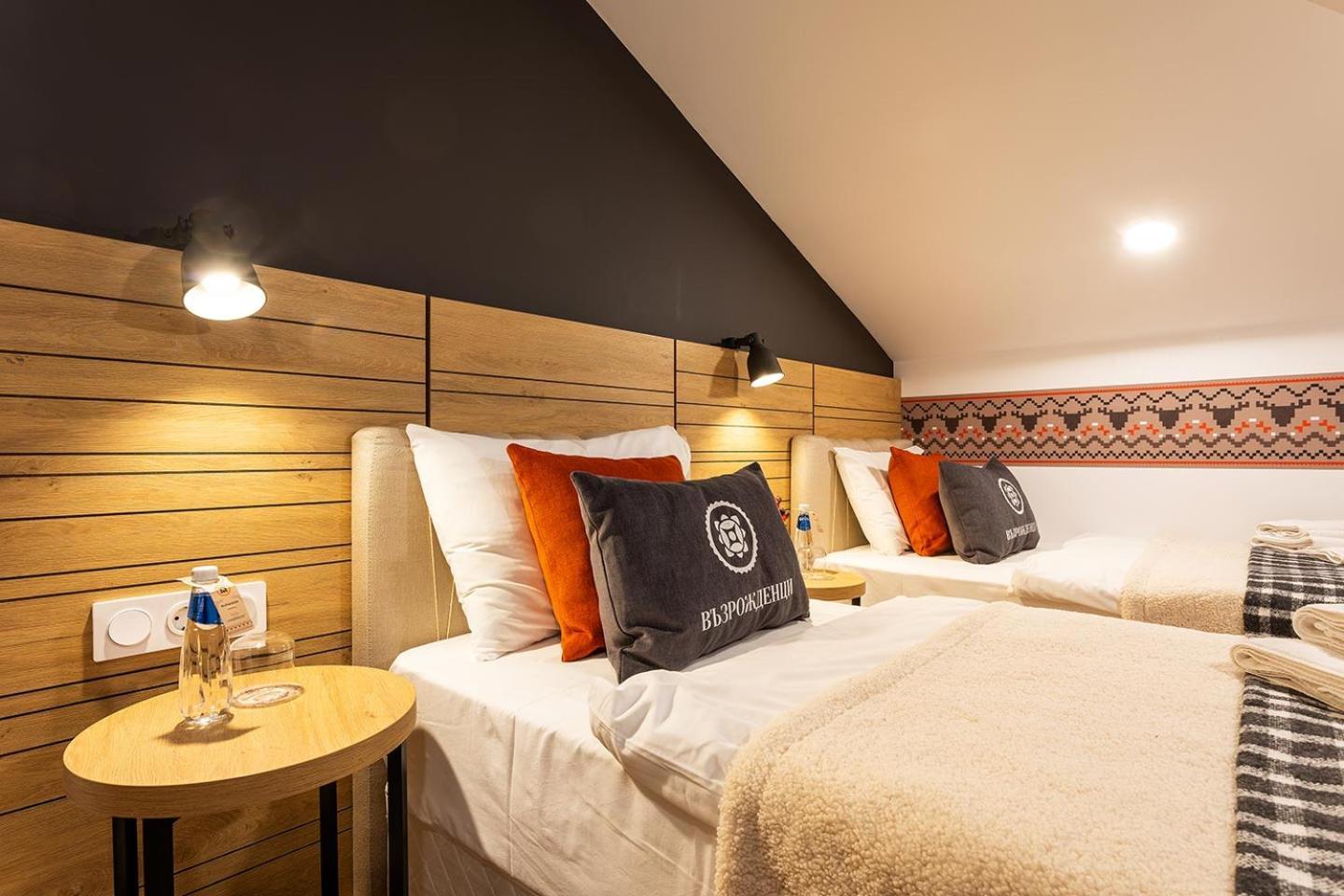 Complex Vazrozhdentsi Hotell Trjavna Exteriör bild